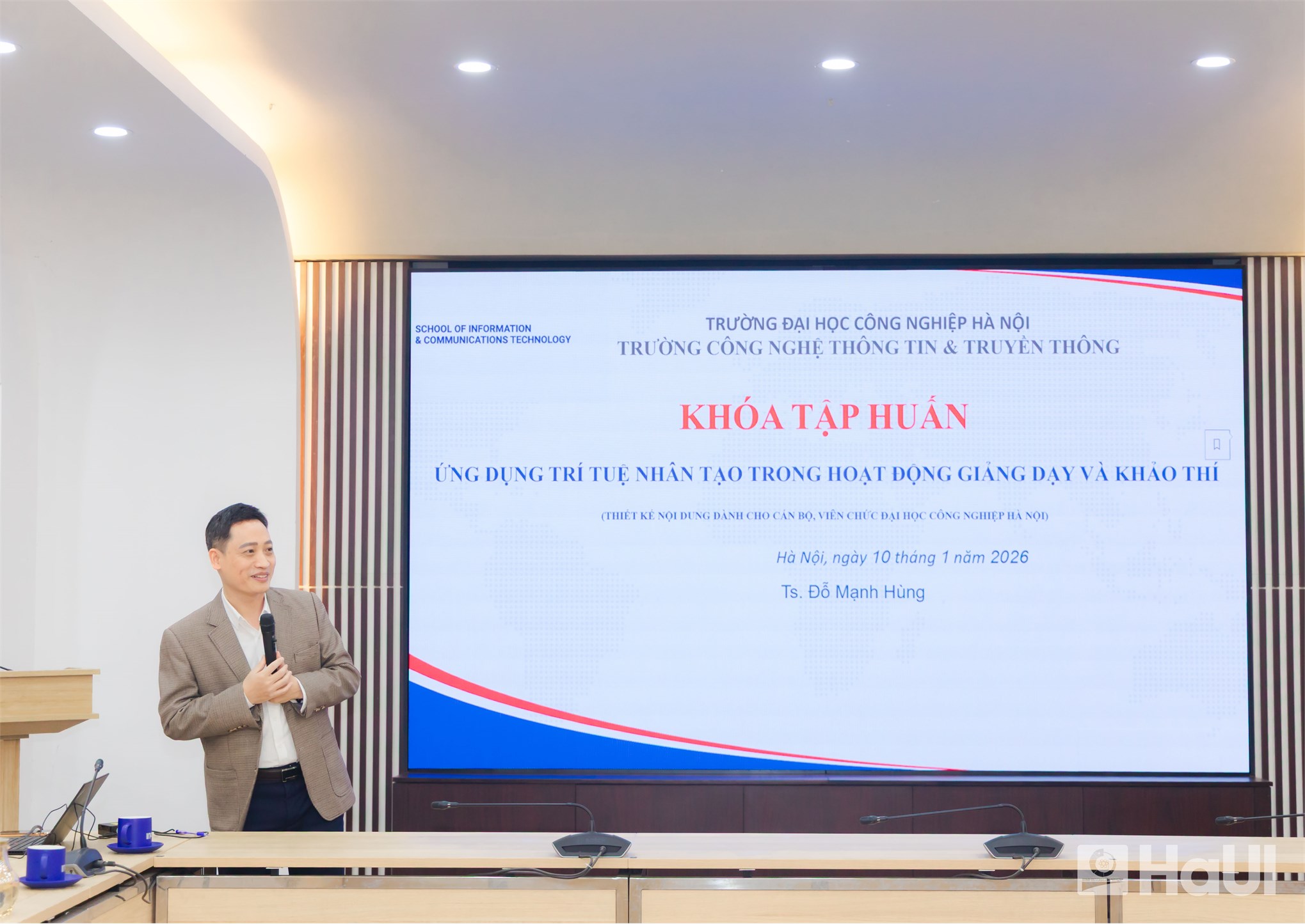 Đại học Công nghiệp Hà Nội tổ chức tập huấn ứng dụng AI trong việc hỗ trợ giảng dạy và đánh giá kết quả học tập