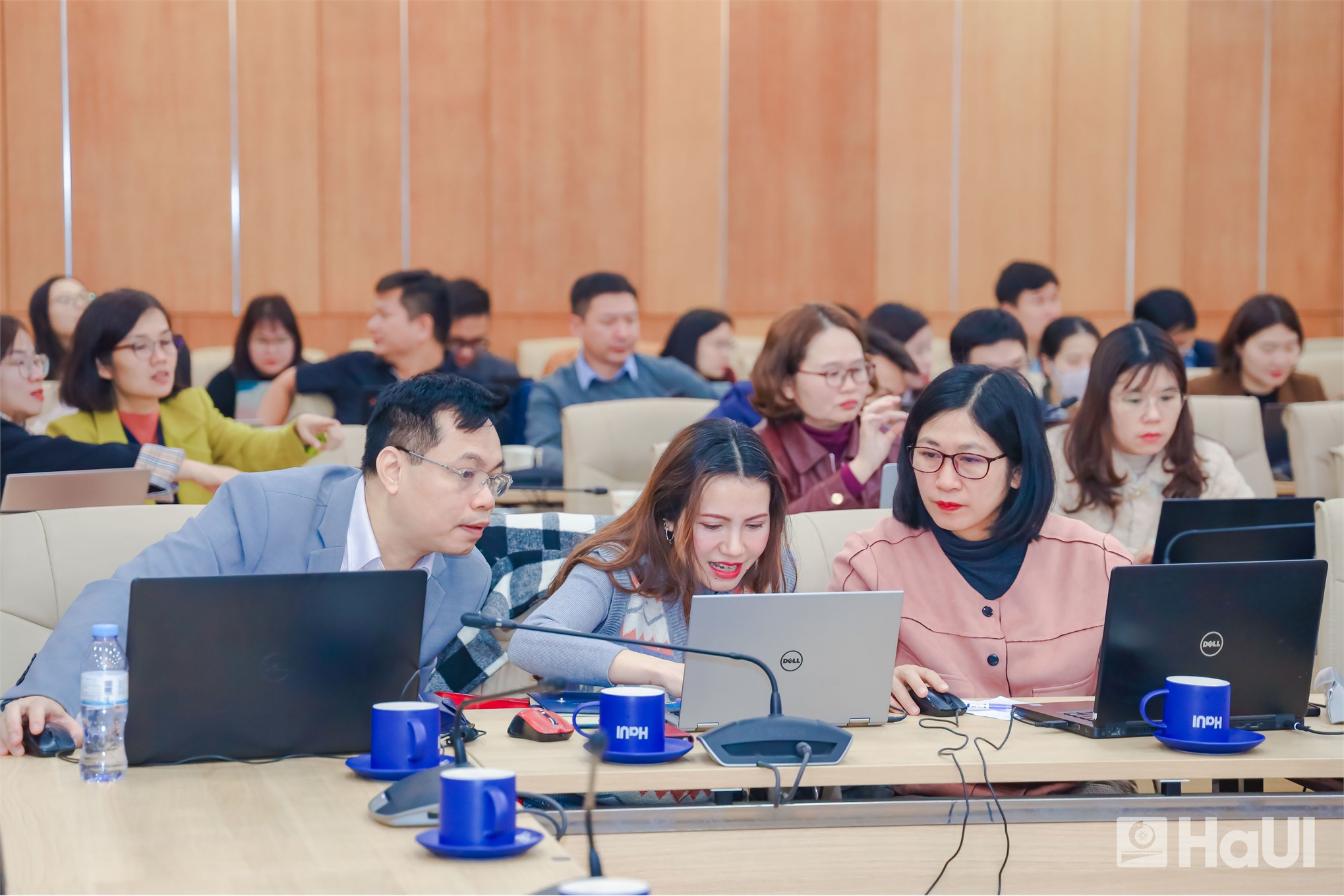 Đại học Công nghiệp Hà Nội tổ chức tập huấn ứng dụng AI trong việc hỗ trợ giảng dạy và đánh giá kết quả học tập