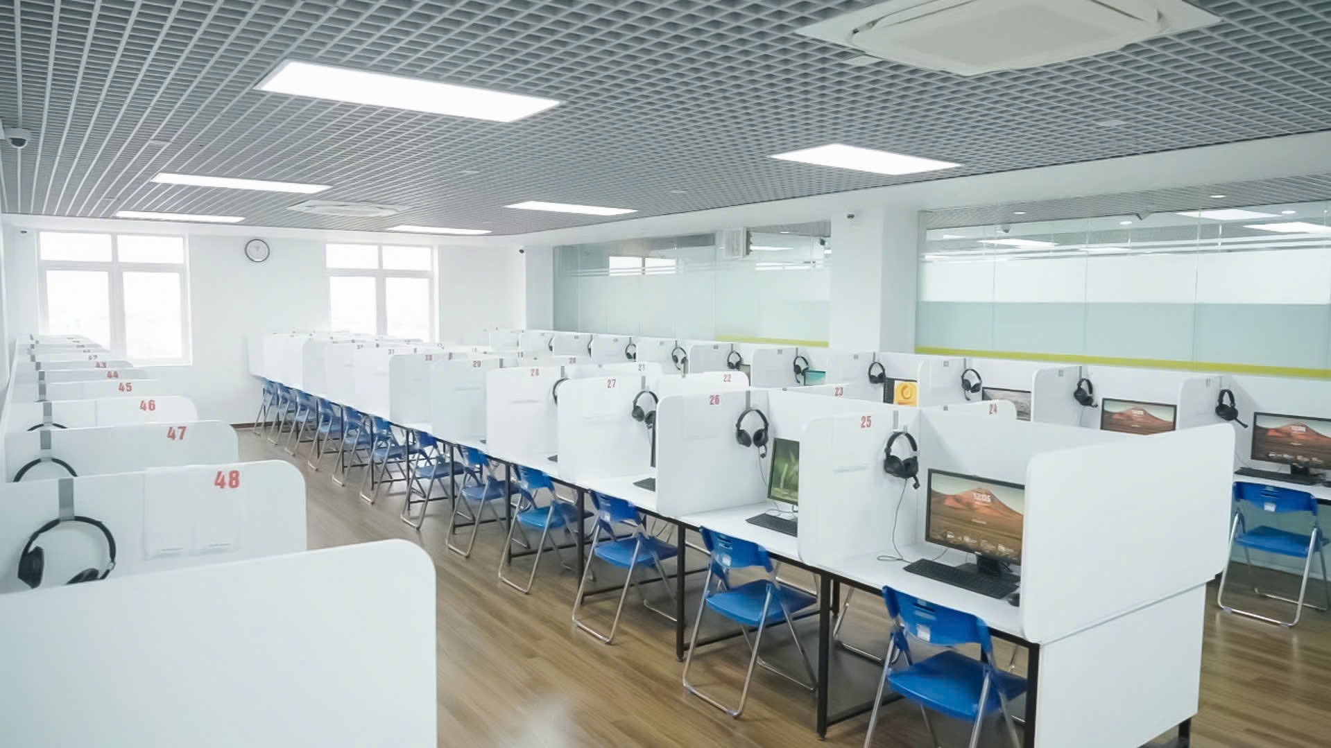 Trung tâm khảo thí cơ sở I ( Khu A) : Tầng 9 - nhà A10, trường ĐH Công Nghiệp Hà Nội, Phường Minh Khai, Quận Bắc Từ Liêm, TP Hà Nội.