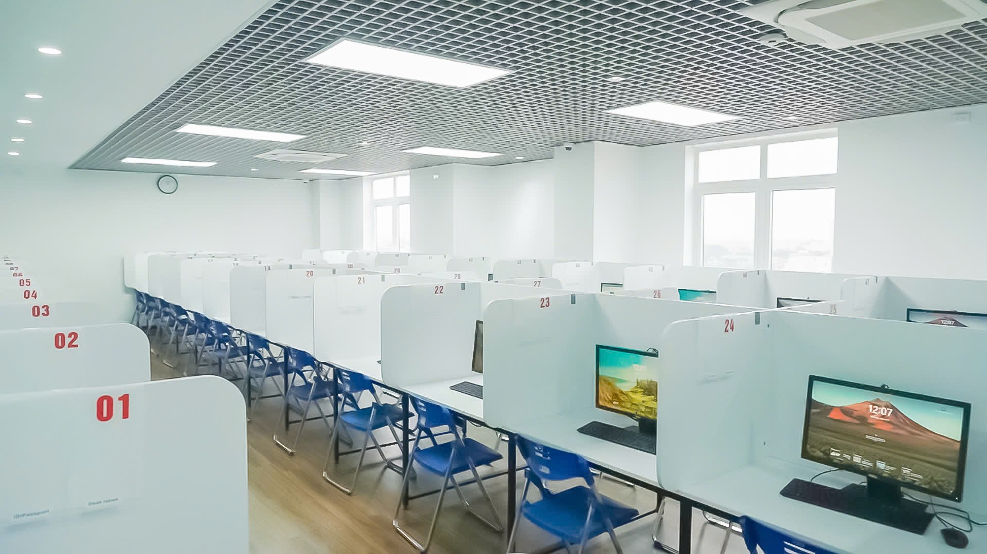 Trung tâm khảo thí cơ sở I ( Khu A) : Tầng 9 - nhà A10, trường ĐH Công Nghiệp Hà Nội, Phường Minh Khai, Quận Bắc Từ Liêm, TP Hà Nội.