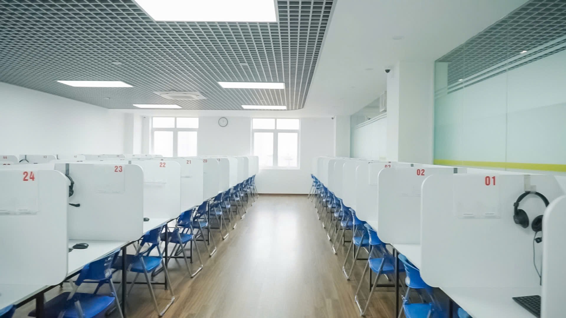 Trung tâm khảo thí cơ sở I ( Khu A) : Tầng 9 - nhà A10, trường ĐH Công Nghiệp Hà Nội, Phường Minh Khai, Quận Bắc Từ Liêm, TP Hà Nội.